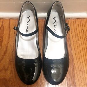 Nina black patent leather girls shoe size 4 1/2 M
